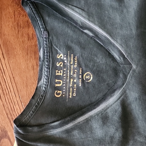 2 Men's Guess T-Shirts Size Small - Picture 2 of 5